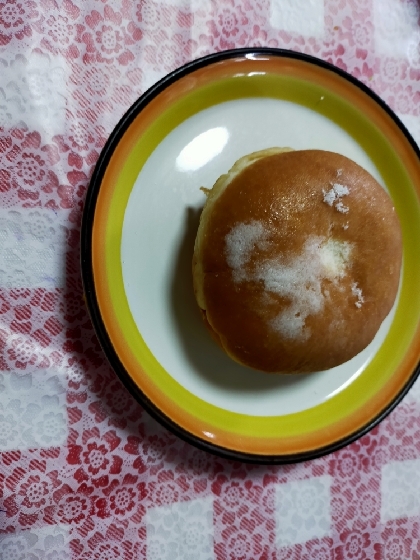 チョコ30ちゃん(ﾉ*°▽°)ﾉ丸いパンで揚げパン♪♪グラニュー糖で美味しかったです＼(^^)／