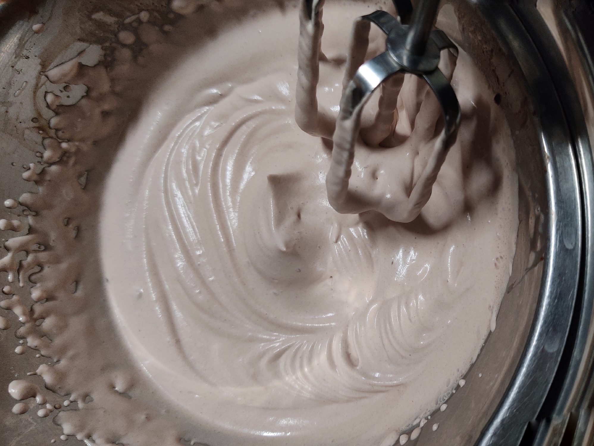 レンジで簡単！チョコレート入りホイップクリーム