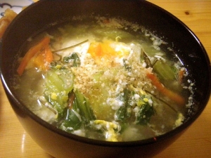 チンゲン菜と卵の塩麹スープ