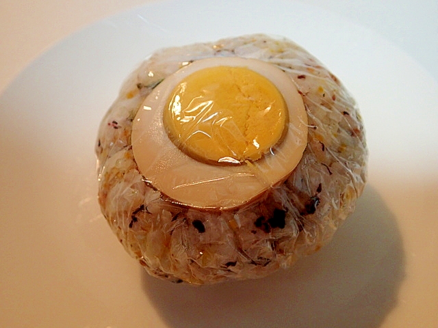 おでんの卵入り ゆかり のりたま おかかのおにぎり レシピ 作り方 By ぷ みぃまま 楽天レシピ おでんの卵入り ゆかり のりたま おかかのおにぎり レシピ 作り方 By ぷ みぃまま 楽天レシピ