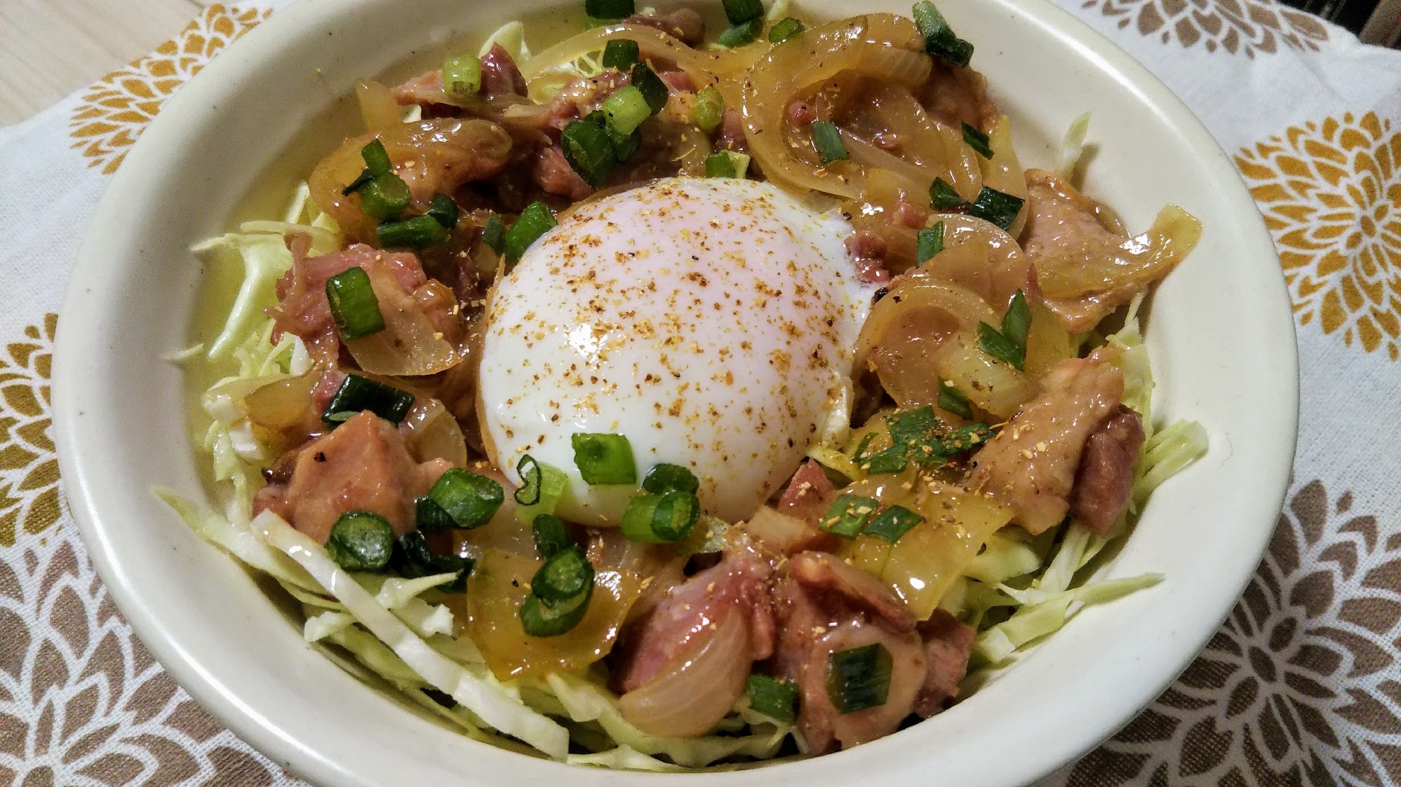 缶詰レシピ☆やきとり缶と温玉の親子丼