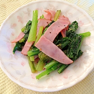 ハムと小松菜の炒め物