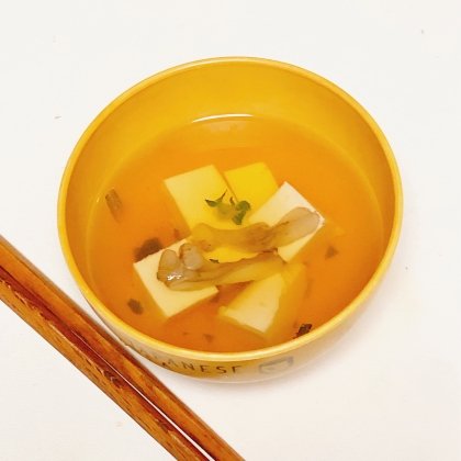 エリンギ・絹ごし豆腐・ねぎのお吸い物