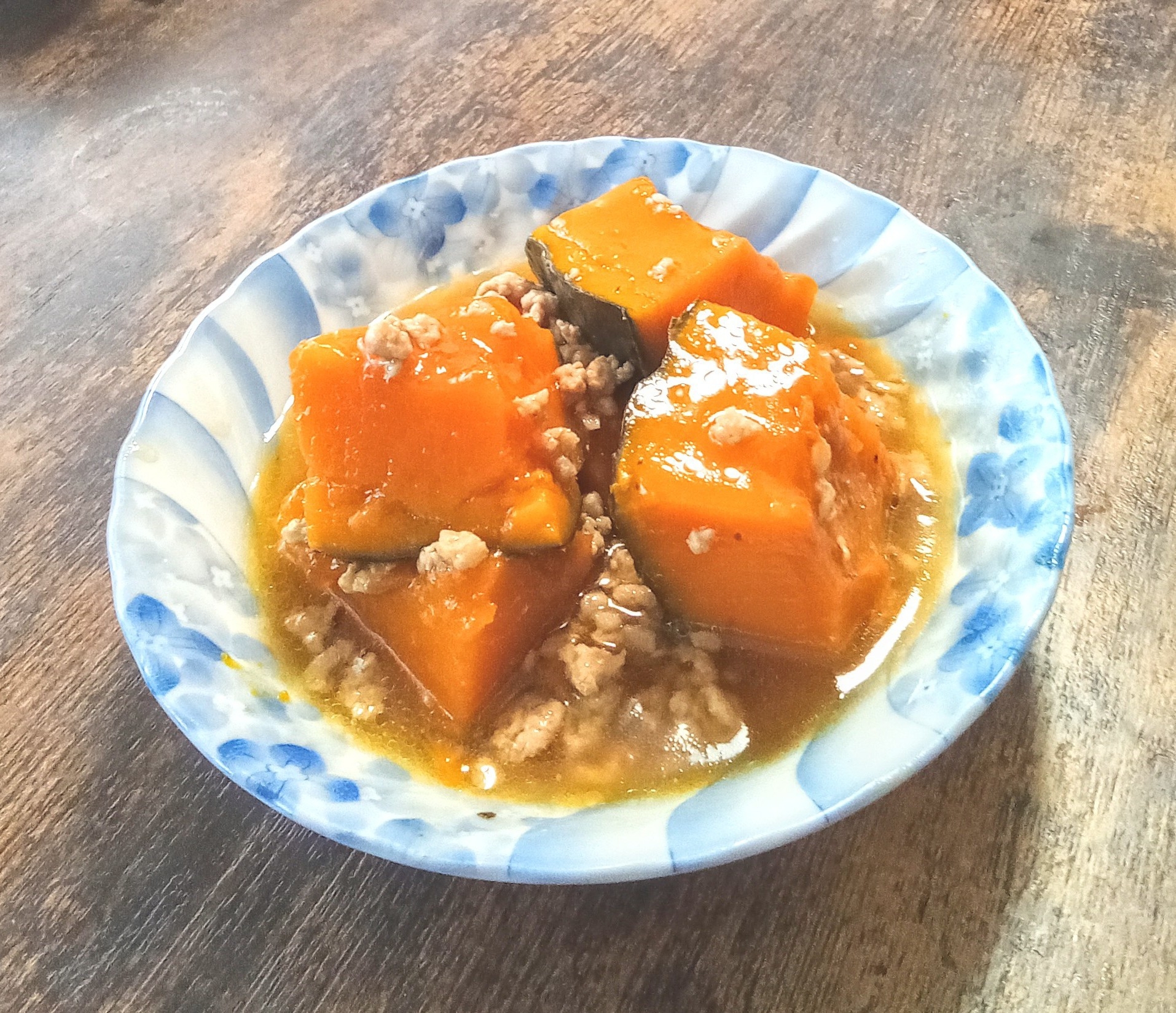 豚ミンチ肉でかぼちゃの煮物