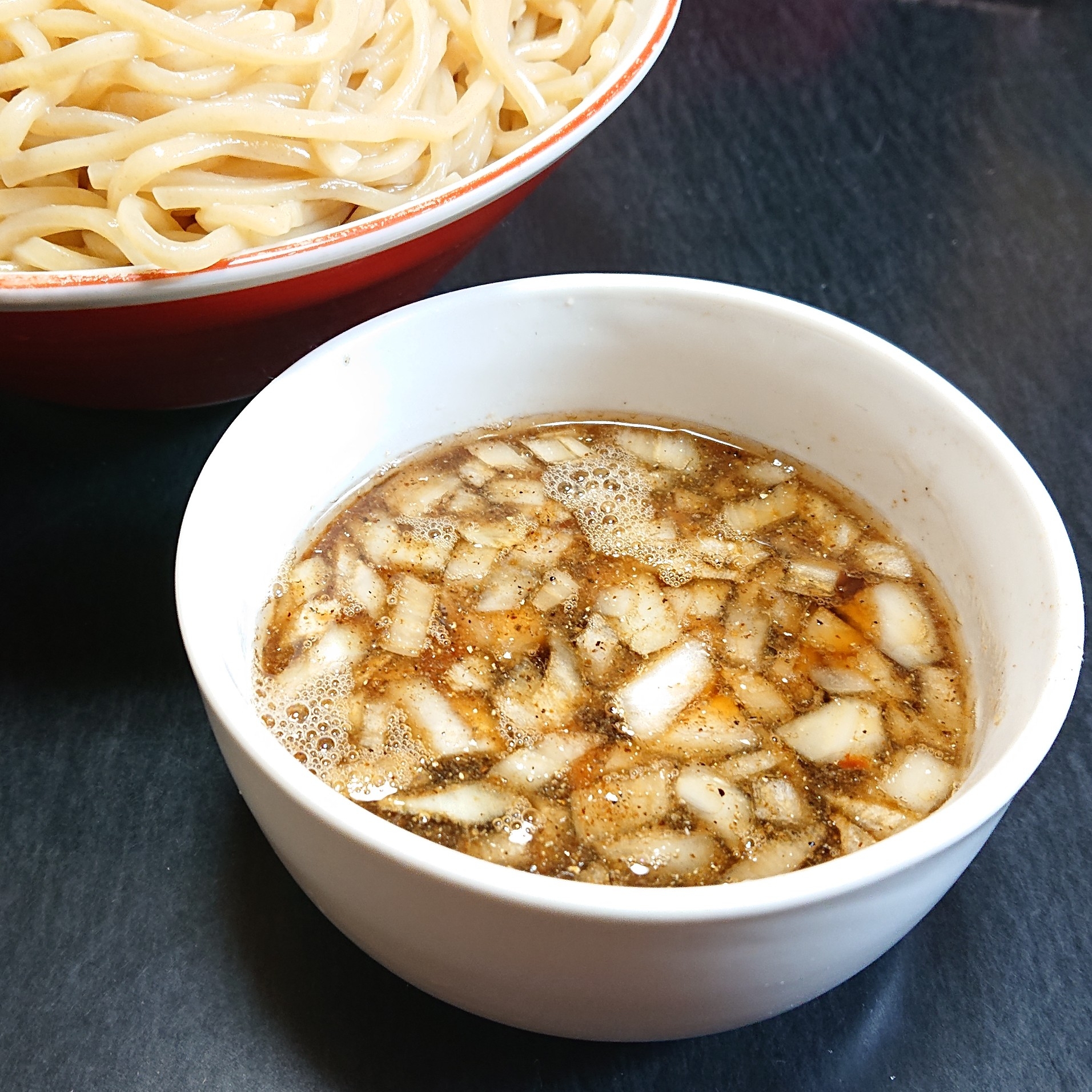 チルドのつけ麺をワンランク上にする玉ねぎつけ汁