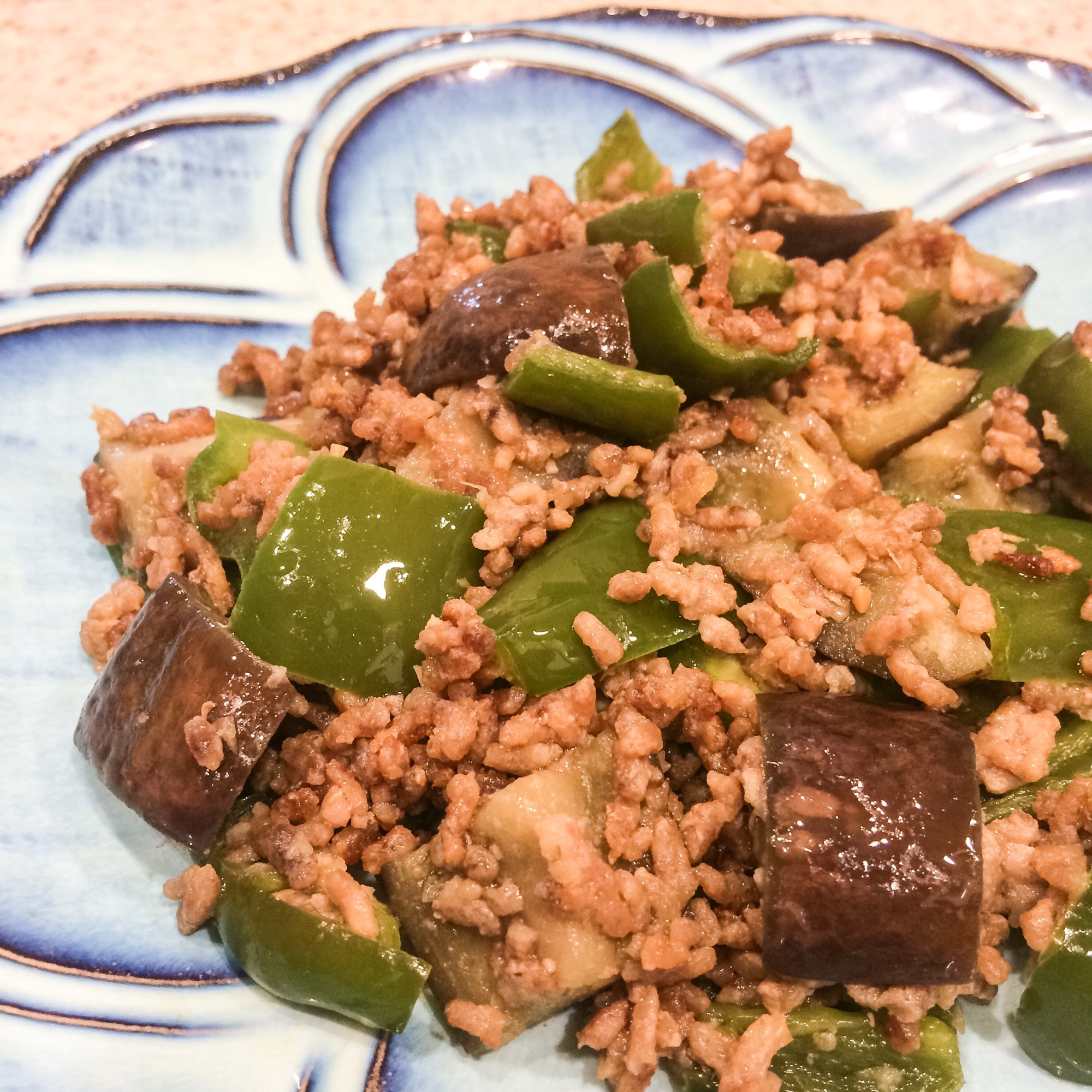 ごはんが進む！茄子とピーマンの肉味噌炒め