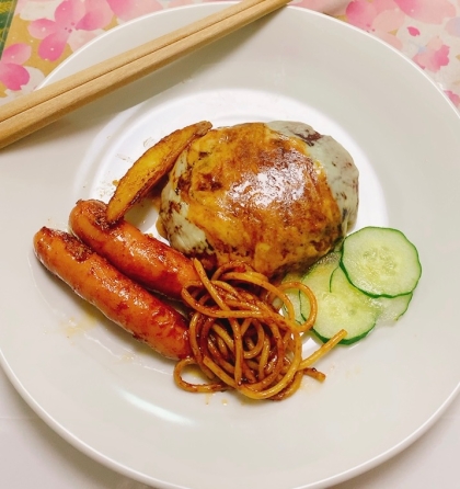 野菜たっぷりハンバーグ煮込みパスタ