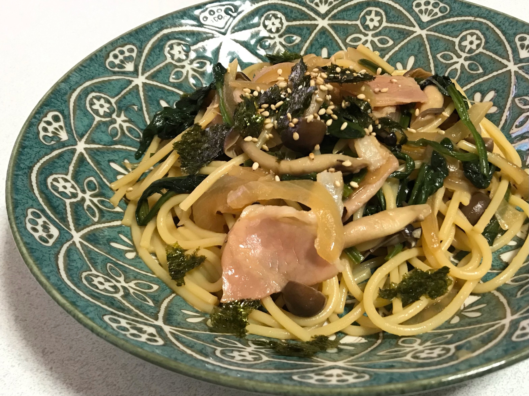 ベーコンとほうれん草のバター醤油パスタ