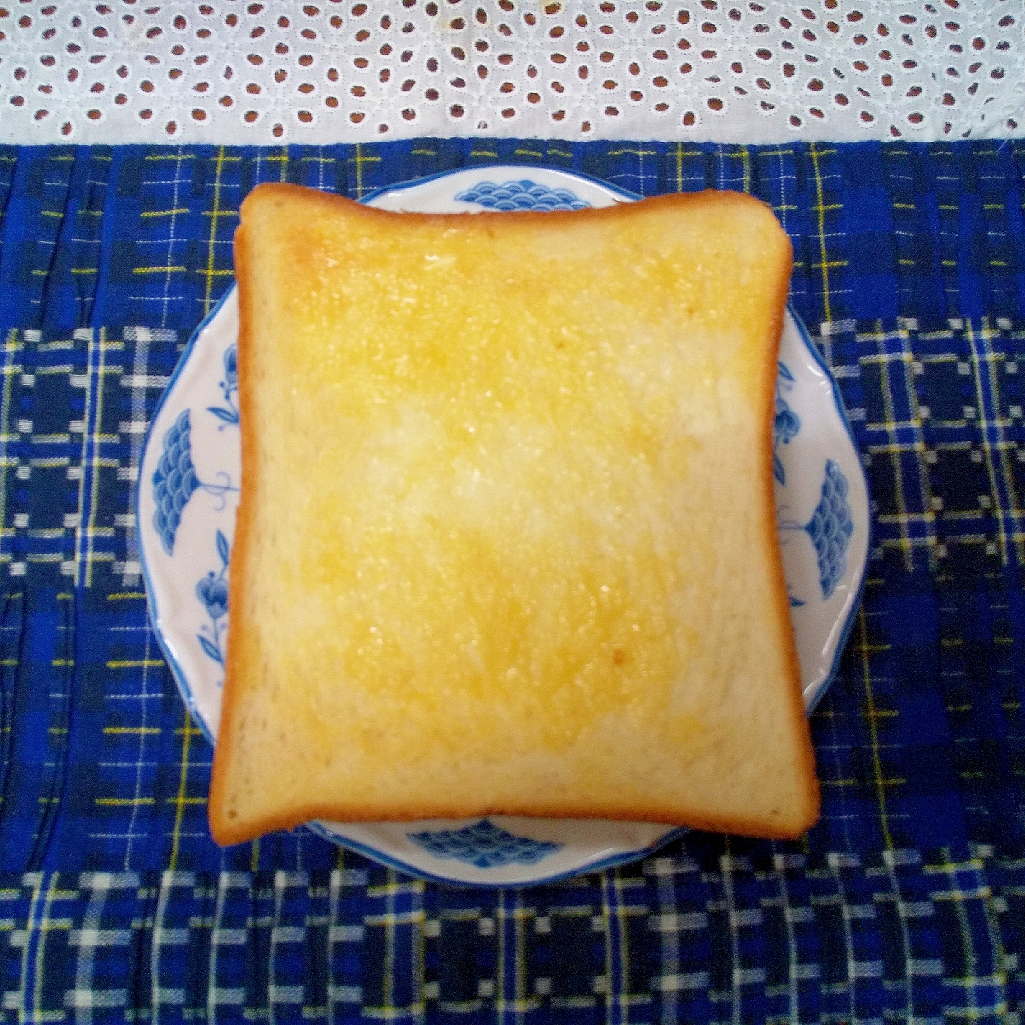 キャンプの朝はシンプルパン