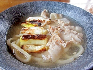 焼きねぎと豚ばら肉の塩麹汁うどん