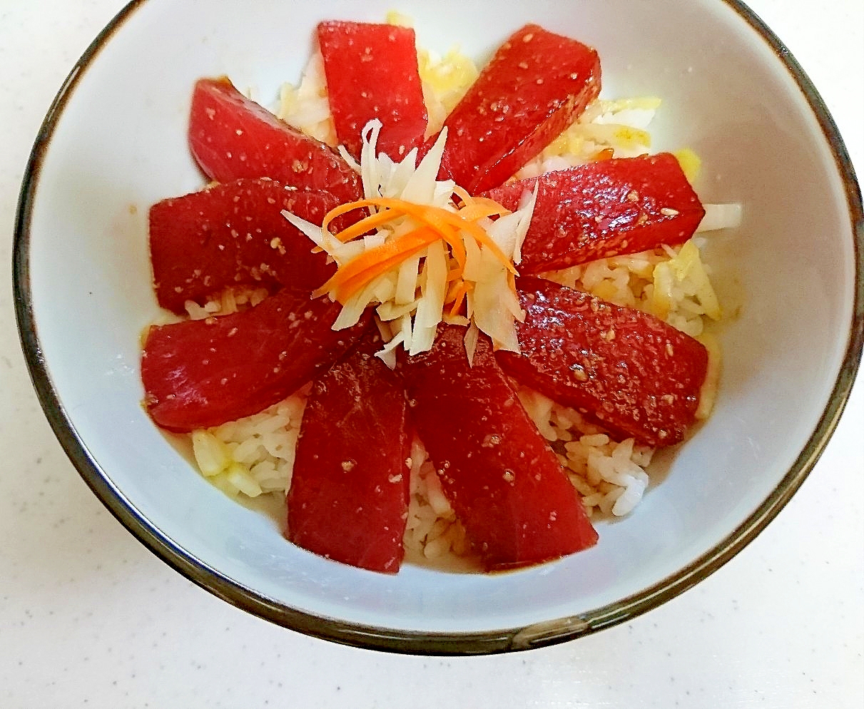 変わり鮪丼