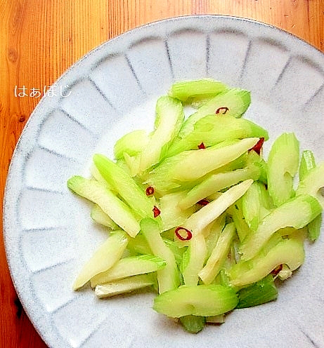 セロリの昆布茶炒め レシピ 作り方 By はぁぽじ 楽天レシピ