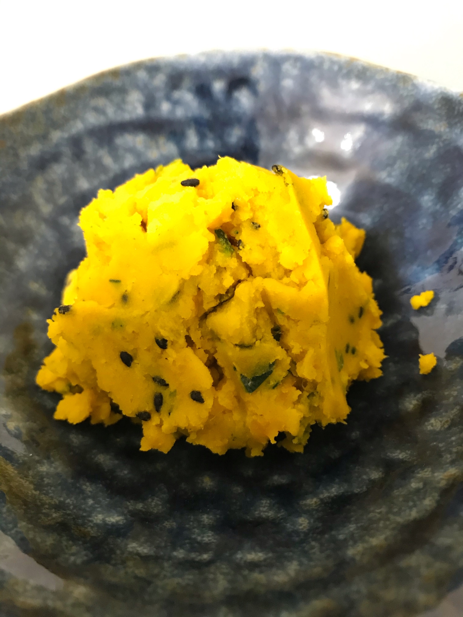 かぼちゃと黒ごまのサラダ