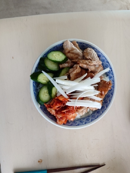 アレンジ！鶏ムネ肉唐揚げの油淋鶏風丼