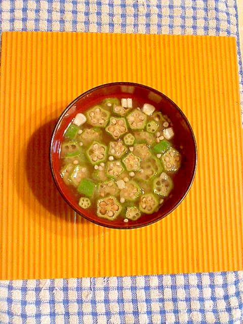 トウモロコシとオクラの味噌汁♪