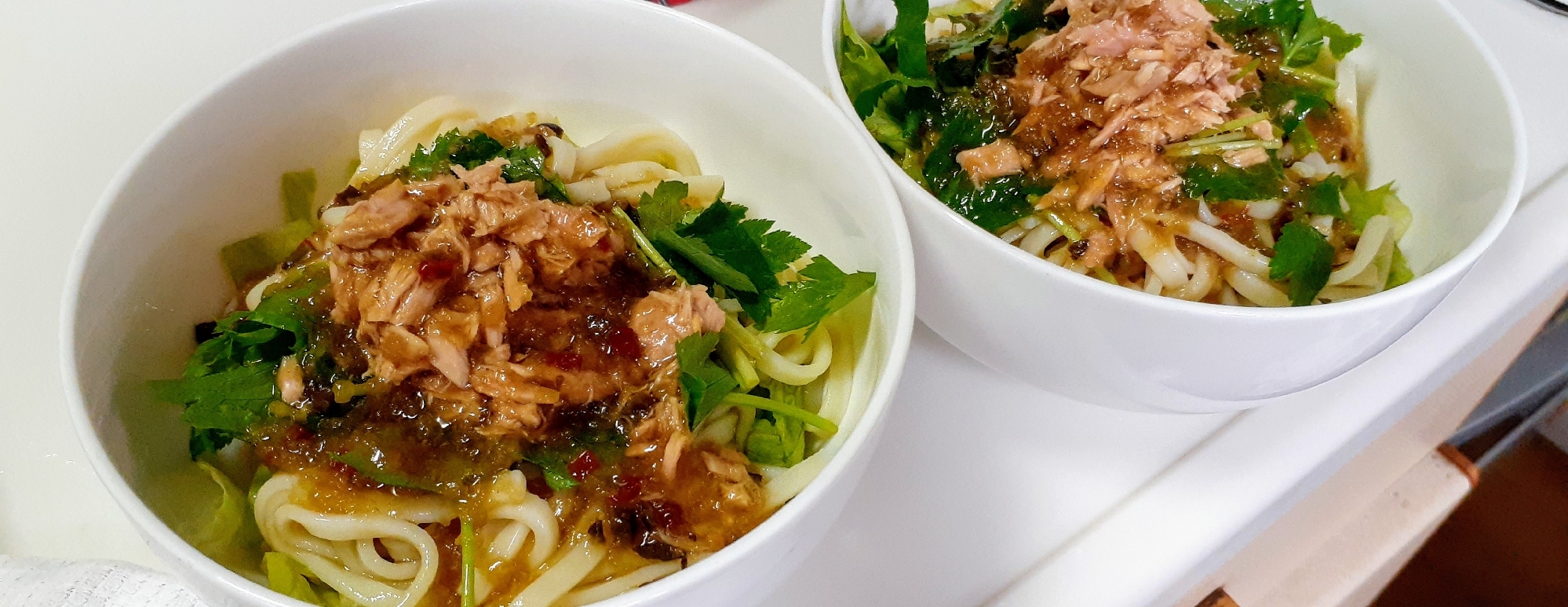 「ツナの缶詰めでさっぱりサラダうどん」