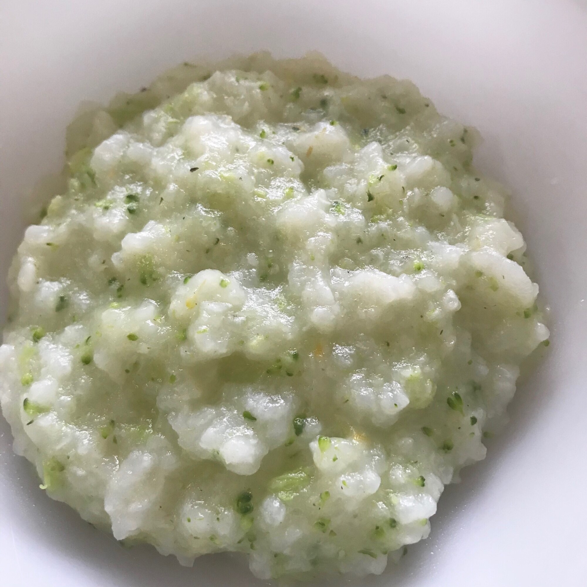 【離乳食】白身魚と緑黄色野菜の味噌がゆ