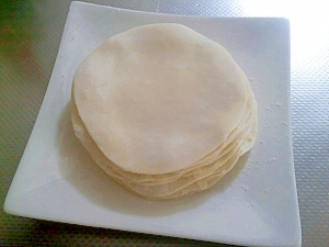 小麦粉で餃子の皮 レシピ 作り方 By Aoi 楽天レシピ 小麦粉で餃子の皮 レシピ 作り方 By Aoi 楽天レシピ