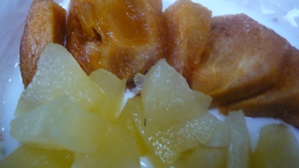 おはようございま～す。柿をたくさん頂いたので作りました。リンゴジャムの甘さも加わり美味しかったです。ごちそうさまでした(#^.^#)