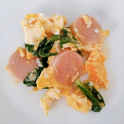 お弁当に♡ほうれん草と魚肉ソーセージの卵炒め
