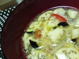 ネギ無しですが、なすや玉ねぎを入れてみました。たまごスープを久々に作りましたが、とても美味しかったです♪ご馳走様でした～☆