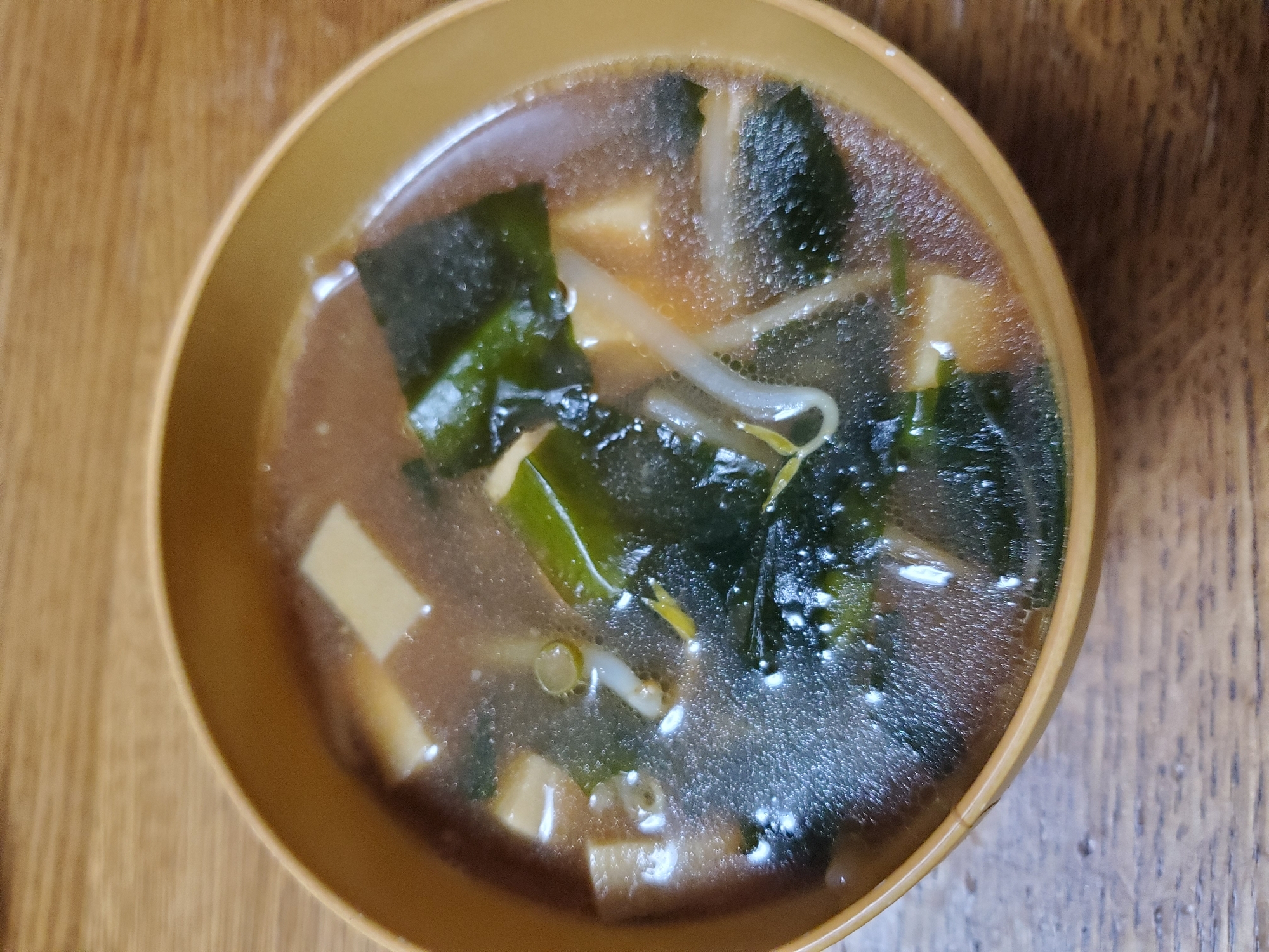 もやしとわかめ高野豆腐のスープ