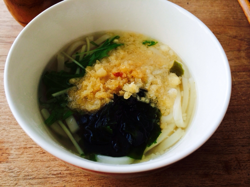 天かすとわかめのシンプルうどん