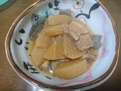 うま味たっぷり♡豚バラ肉と大根の煮物♡