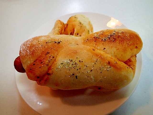 ご飯入りパン生地で　ウインナーパン