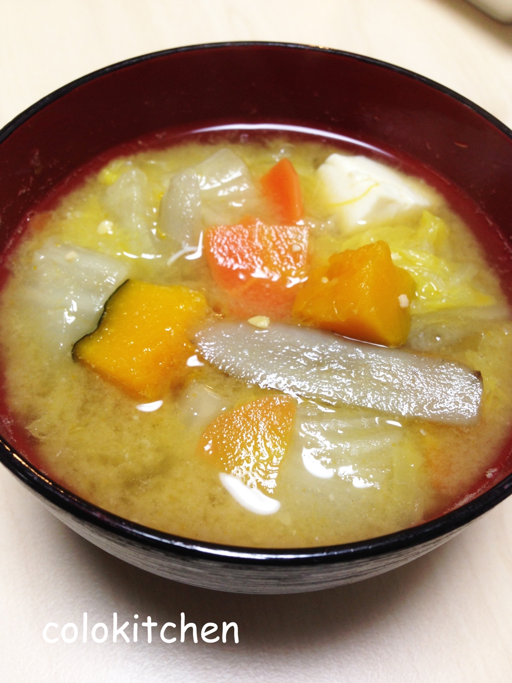 野菜ごろごろ具沢山味噌汁(カボチャ・ごぼうなど)