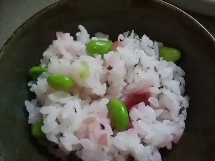 枝豆とカリカリ梅のまぜごはん