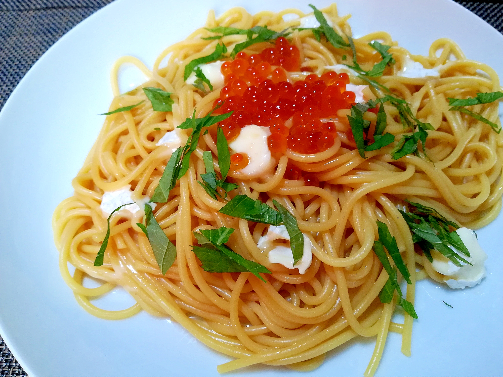 特別な日に♪いくらとカマンベールチーズの贅沢パスタ