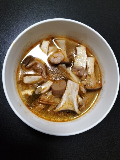 トムヤンクンの素で☆しめじのトムヤンクンフォー☆ レシピ・作り方 by