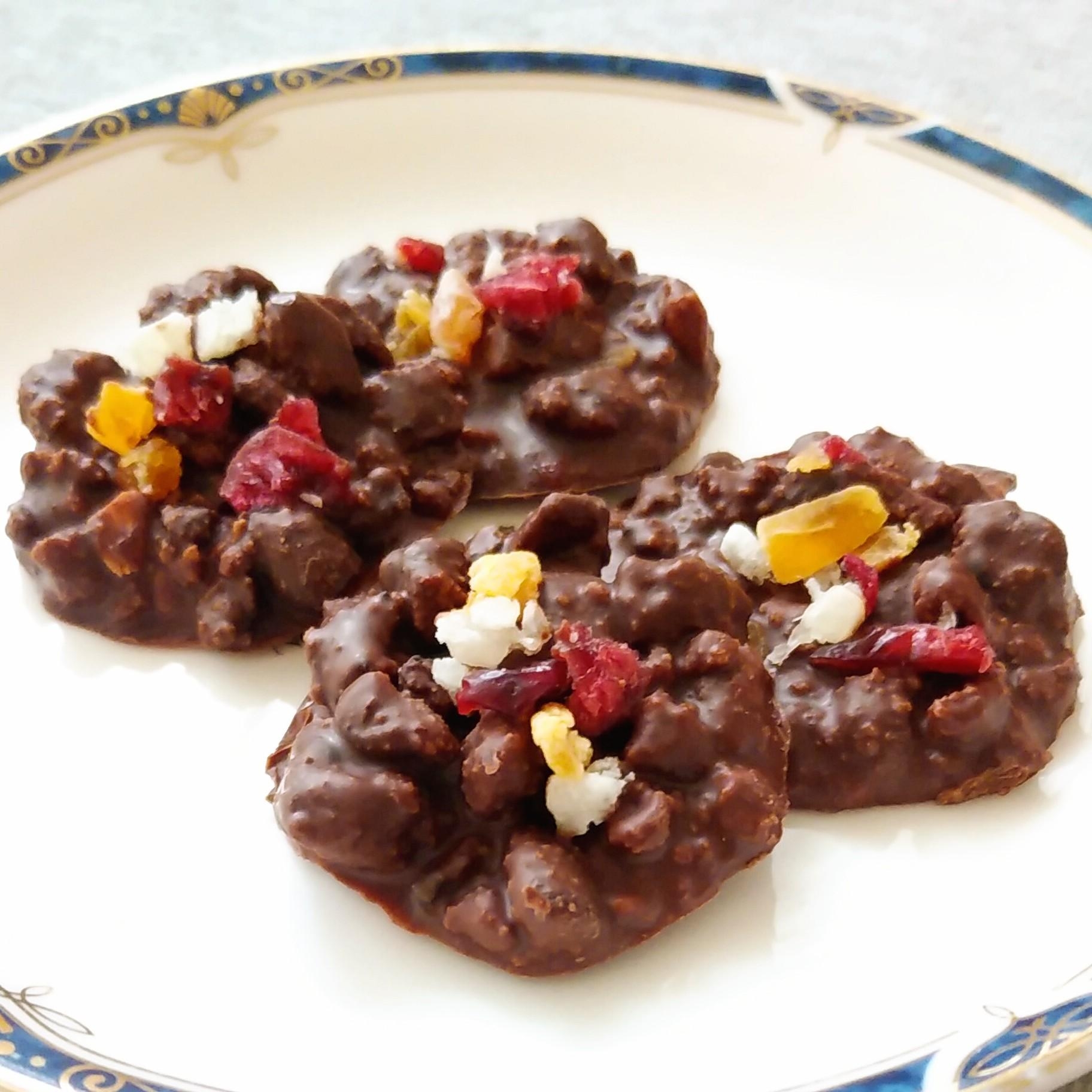 バレンタインに 簡単クランチチョコ レシピ 作り方 By エリンギペンギン 楽天レシピ バレンタインに 簡単クランチチョコ レシピ 作り方 By エリンギペンギン 楽天レシピ