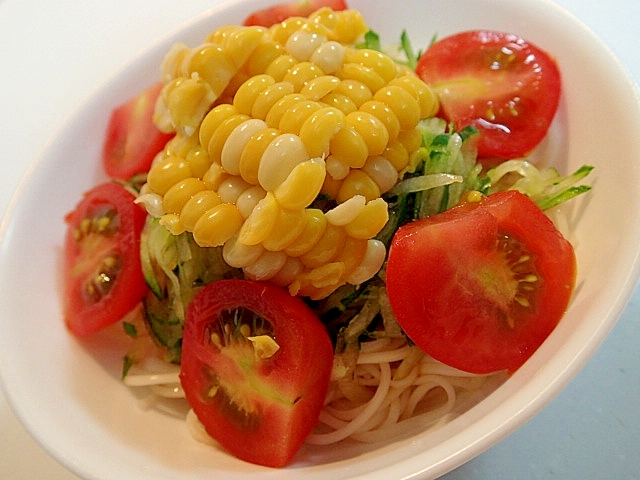 ゆずぽん酢で　胡瓜とトマトととうもろこしのお素麺♬