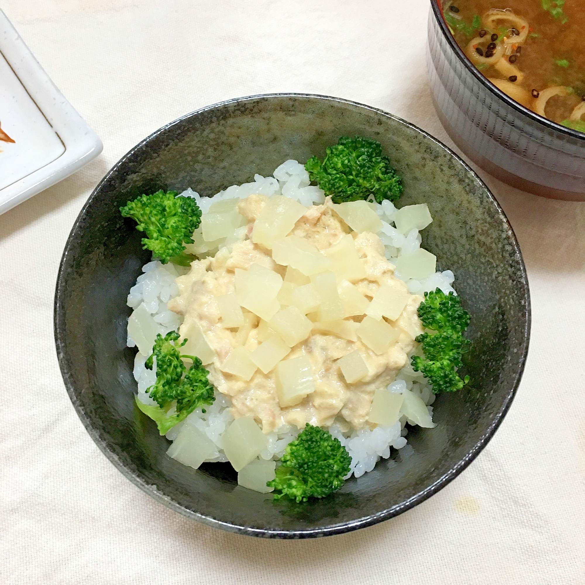 コリコリべったら漬と麺つゆツナマヨご飯ブロ添え♡