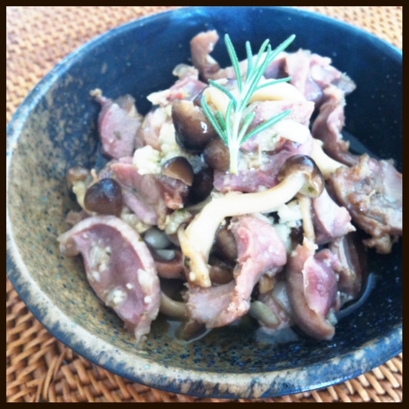 P's亭＊砂肝ときのこのアヒージョ