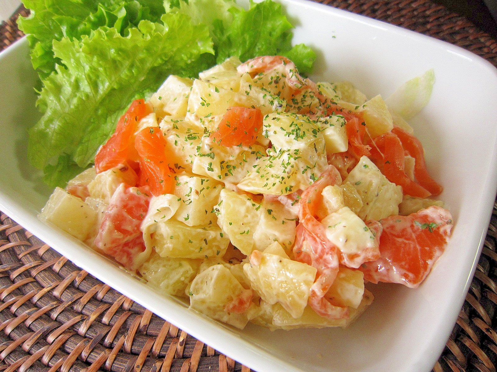 簡単☆ジャガイモとスモークサーモンのサラダ