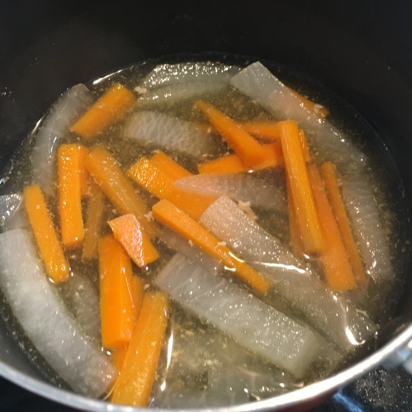 離乳食 完了期 大根人参煮 手づかみ用 レシピ 作り方 By Kmama36 楽天レシピ 離乳食 完了期 大根人参煮 手づかみ用 レシピ 作り方 By Kmama36 楽天レシピ