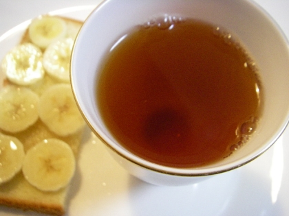 朝食のトーストと一緒にいただきましたぁ❤香りがよくて美味しい紅茶おごちそうさま❤