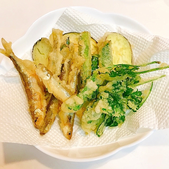 ワカサギと夏野菜とパクチーの天ぷら♪苦手な方も