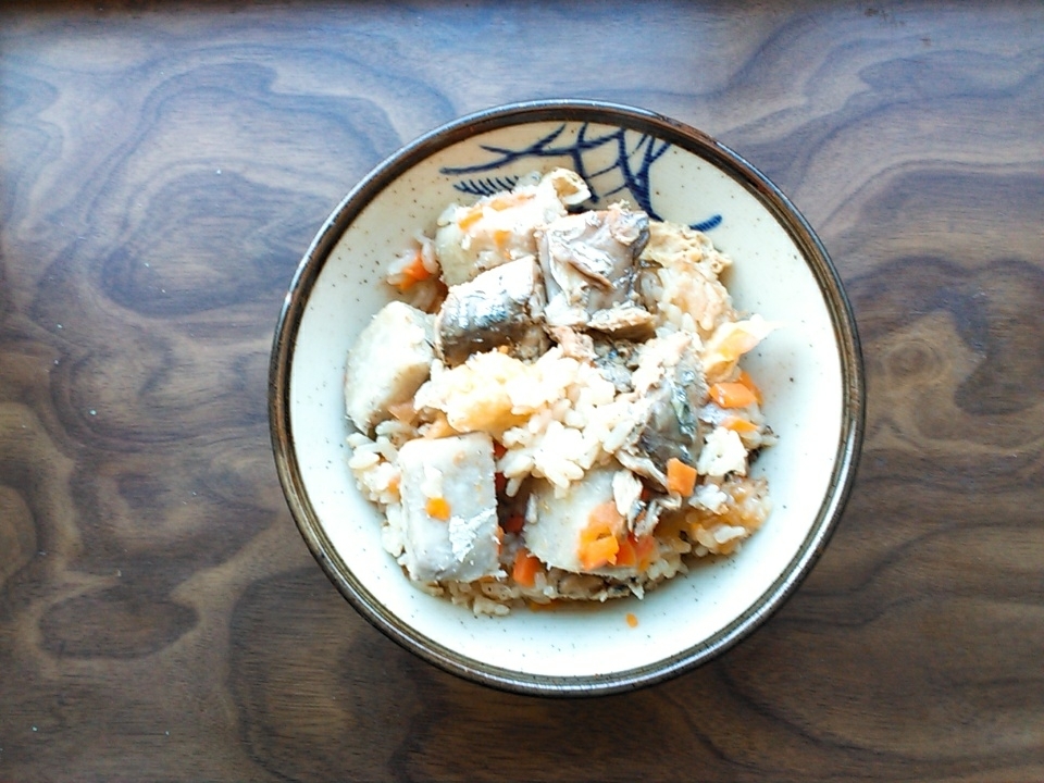 サバと里芋の味噌味の炊き込みご飯