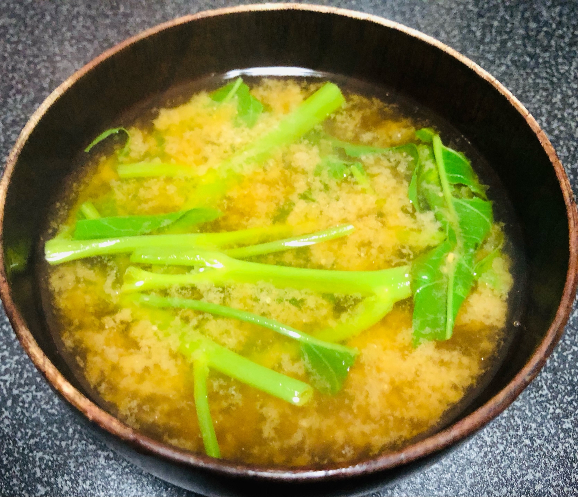 煮干し粉で♪空芯菜の味噌汁