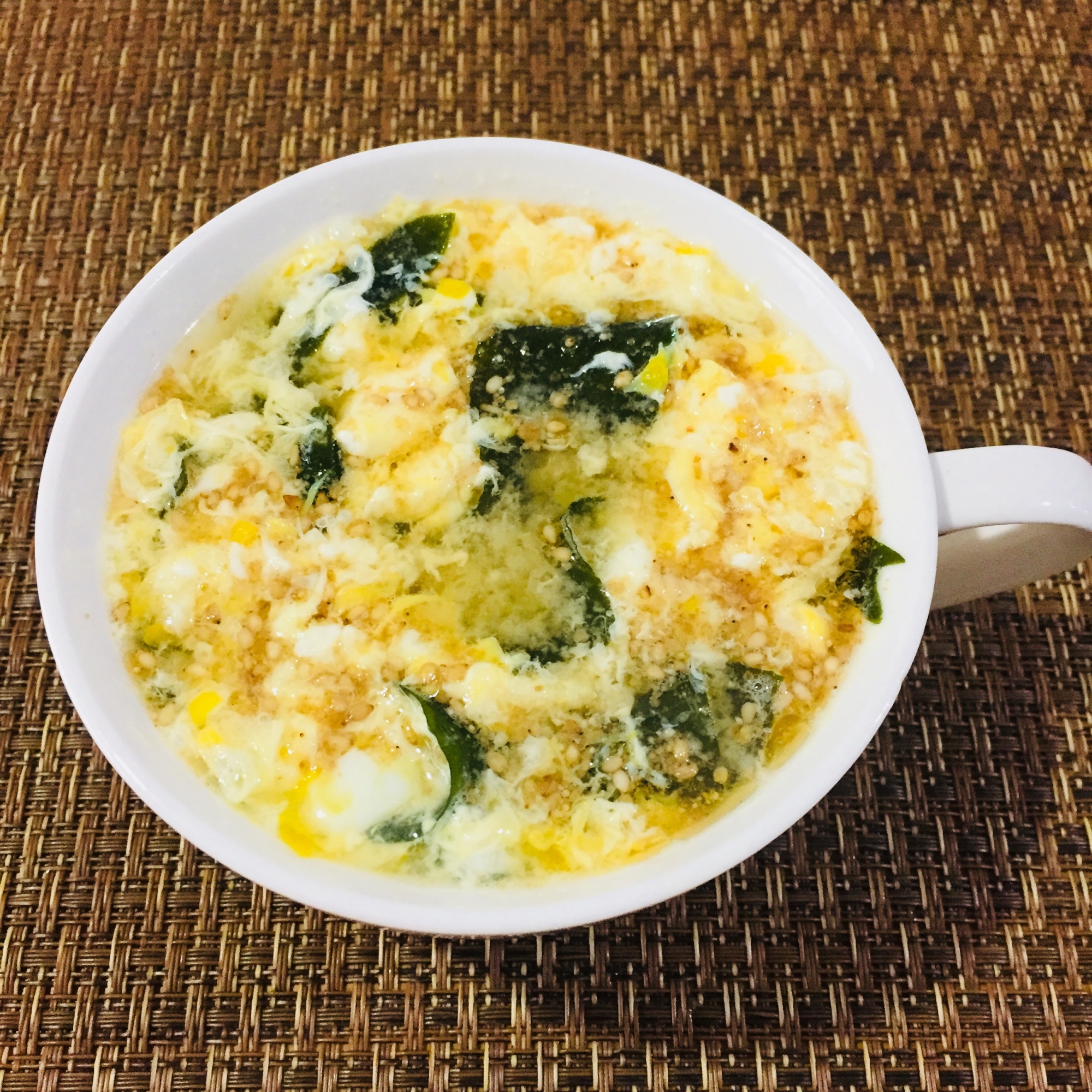 ごま香る‼️ 卵とわかめの中華スープ