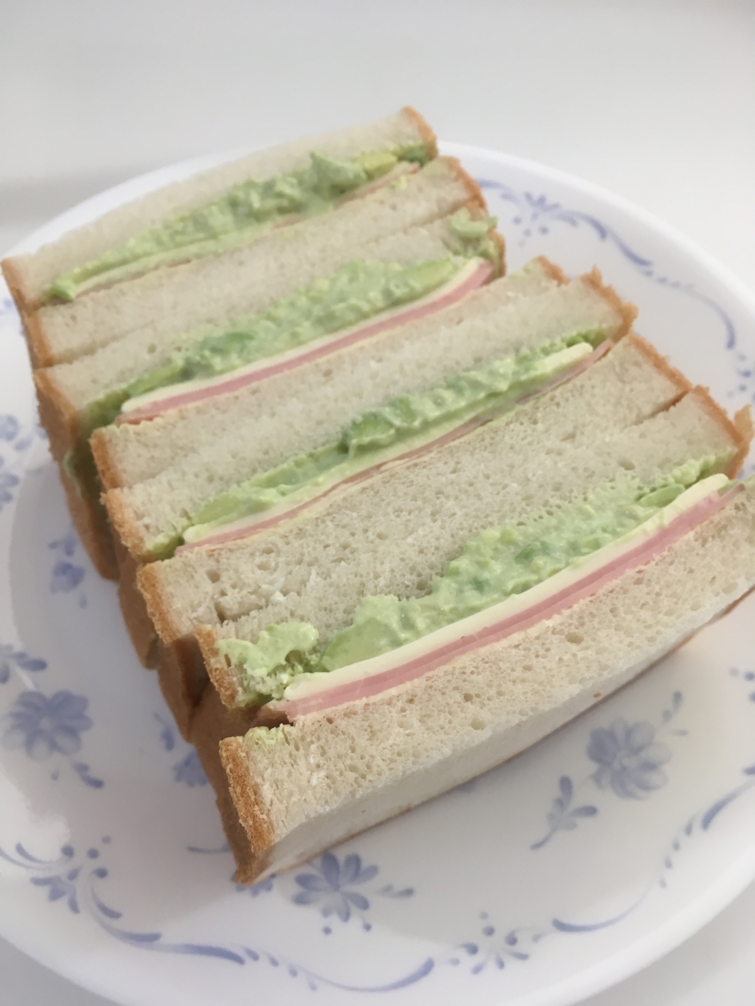 アボカドハムチーズサンドイッチ レシピ 作り方 By アーモンドチョコレート 楽天レシピ