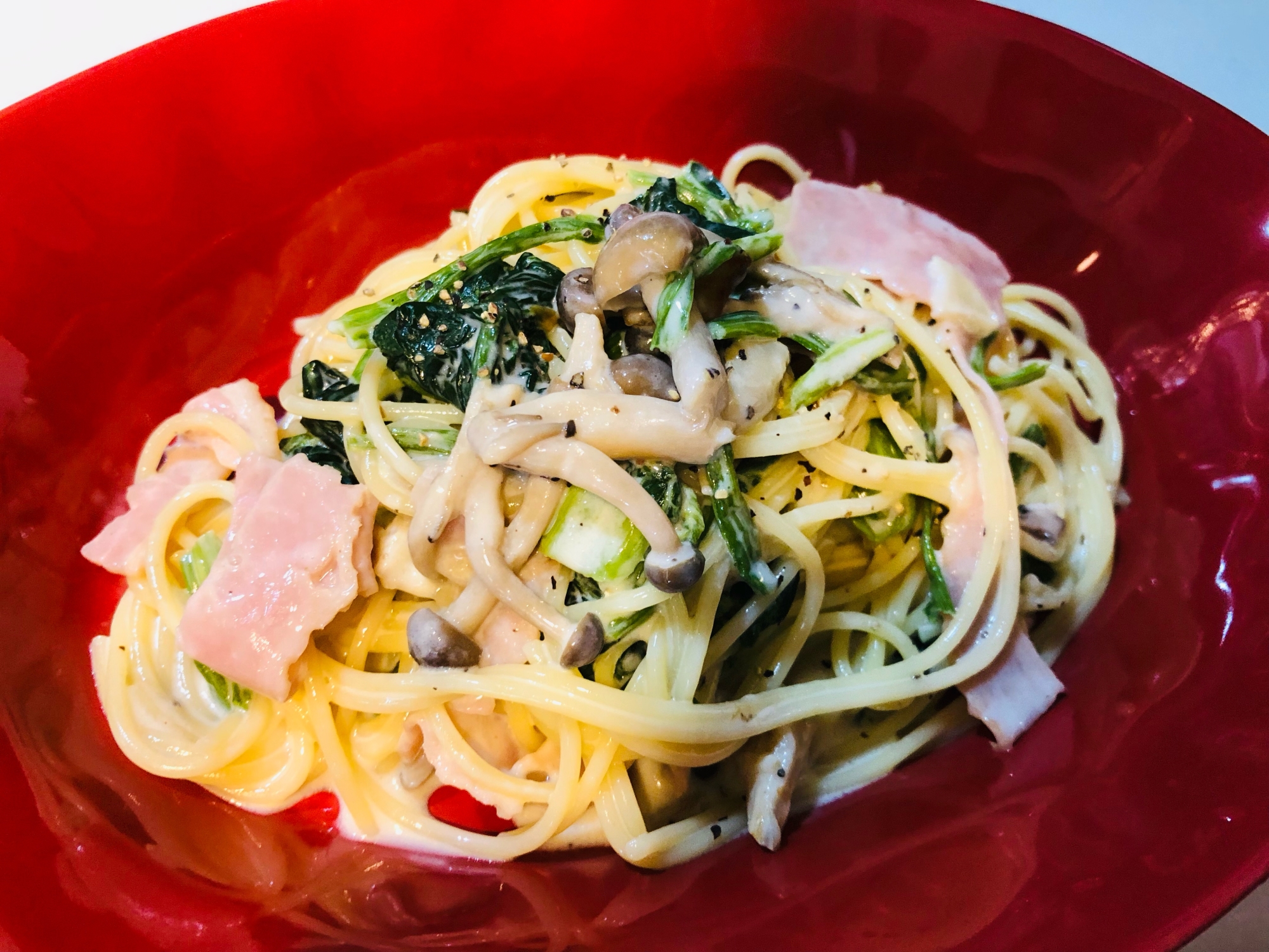 きのことほうれん草の豆乳パスタ