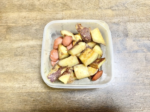 さつまいもとソーセージのハニーバター焼き
