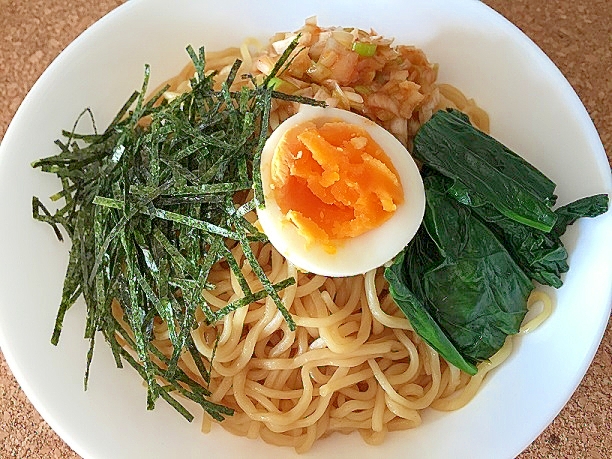 辛ネギのせやみつき油そば風☆焼きそばの麺で簡単に！