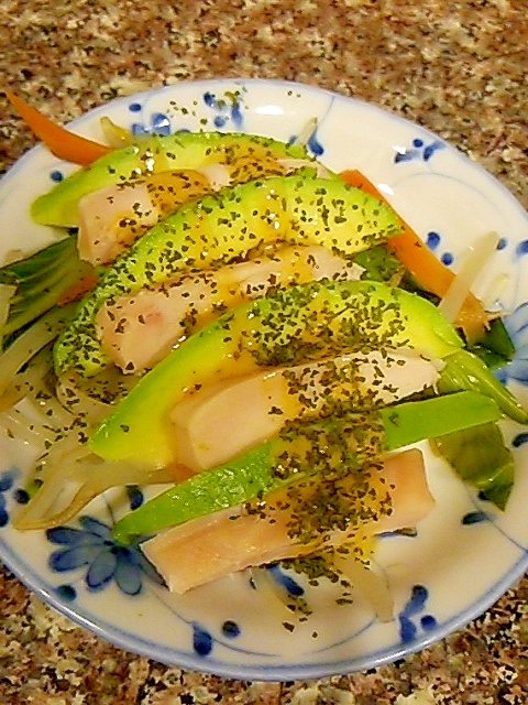 アボカドとスモークチキンの茹で野菜添え レシピ 作り方 By 櫻井愛 楽天レシピ