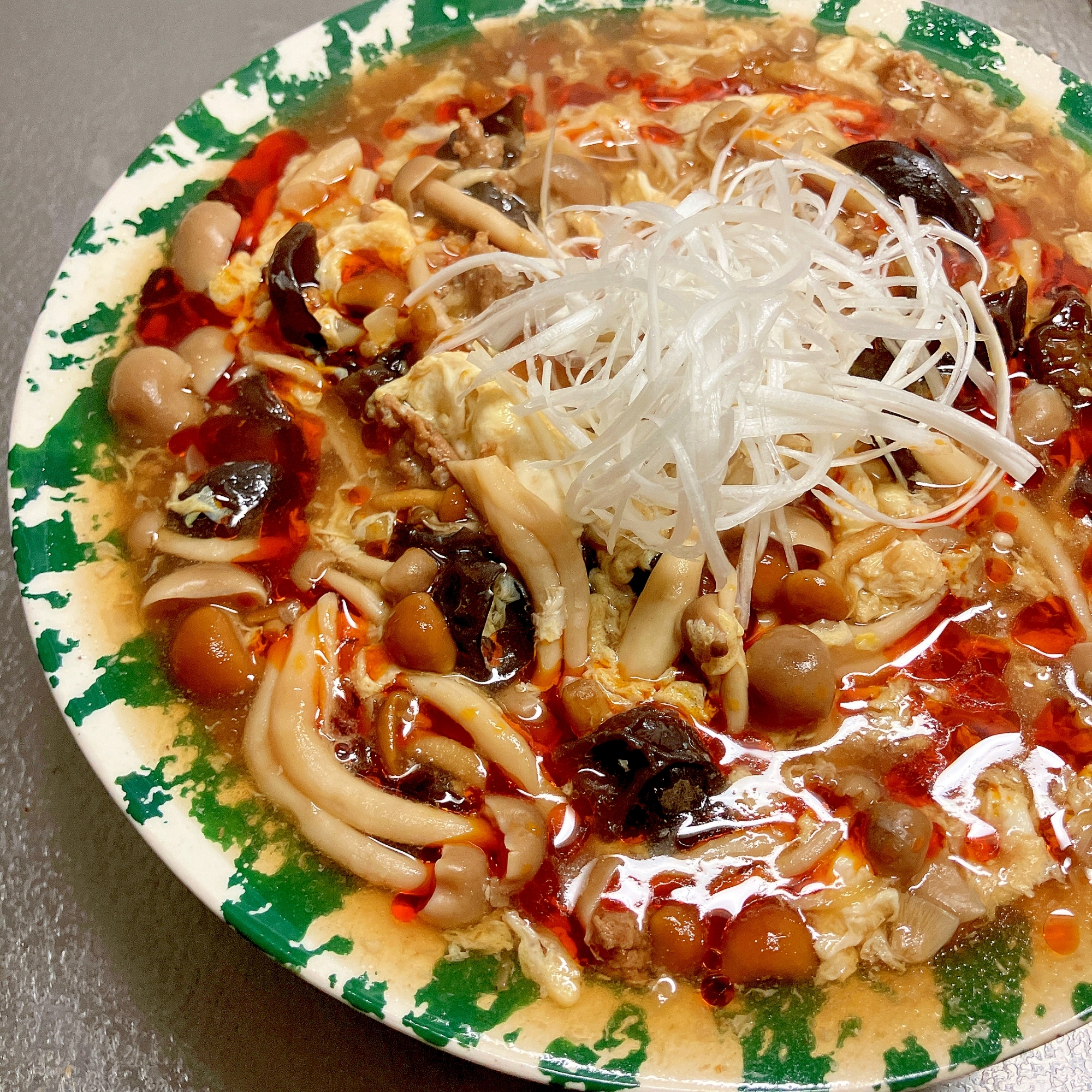 たっぷり♪きのこの黒酢酸辣湯麺